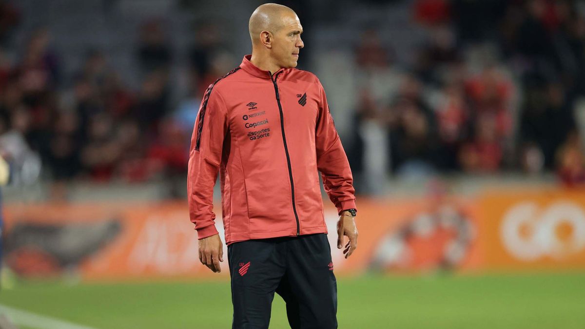 Juca Antonello tem início ruim no Athletico