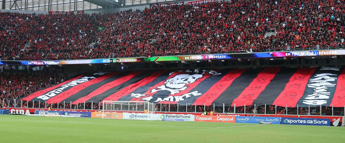 Athletico parabeniza Os Fanáticos