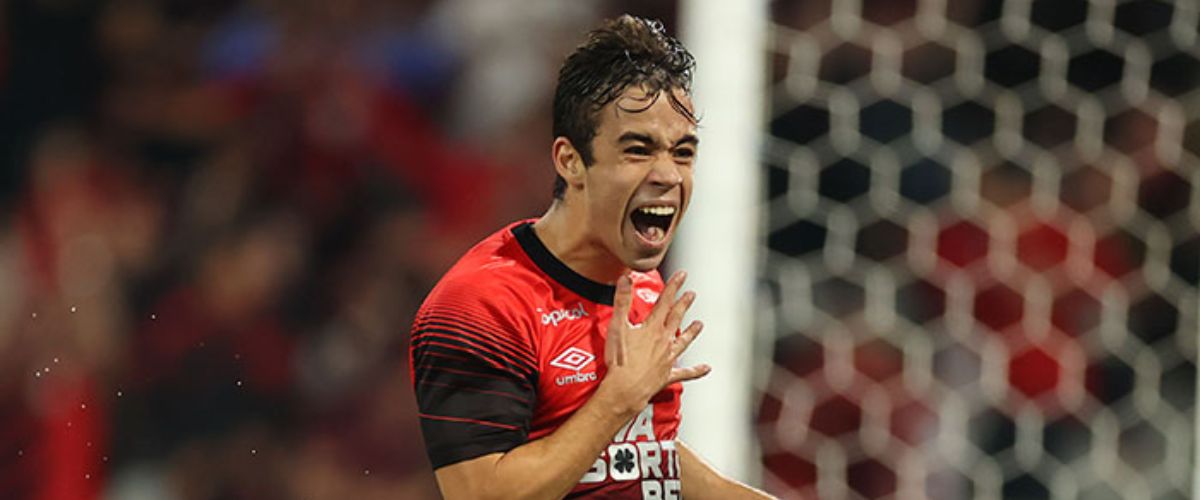 Athletico negocia a renovação do meia Dudu