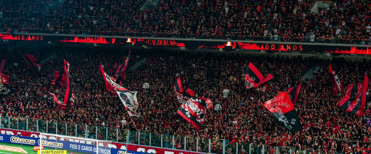 Athletico proíbe adereços ligados à Torcida Os Fanáticos por três jogos na Arena da Baixada